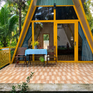 Private bungalow in Ben Tre – Golden Yellow Home